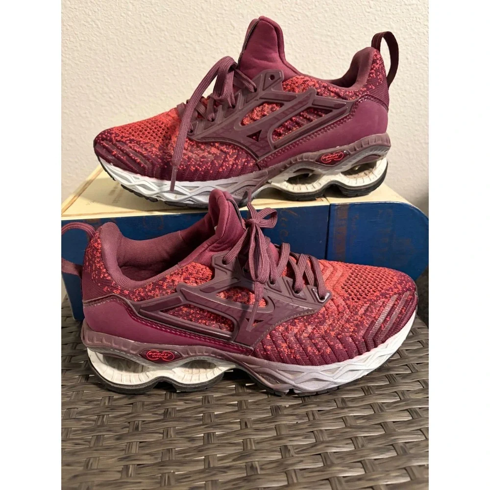 Mizuno Infinity Wave~Purple & Coral Wave knit Running Sneakers ~Women's 8~ Laces